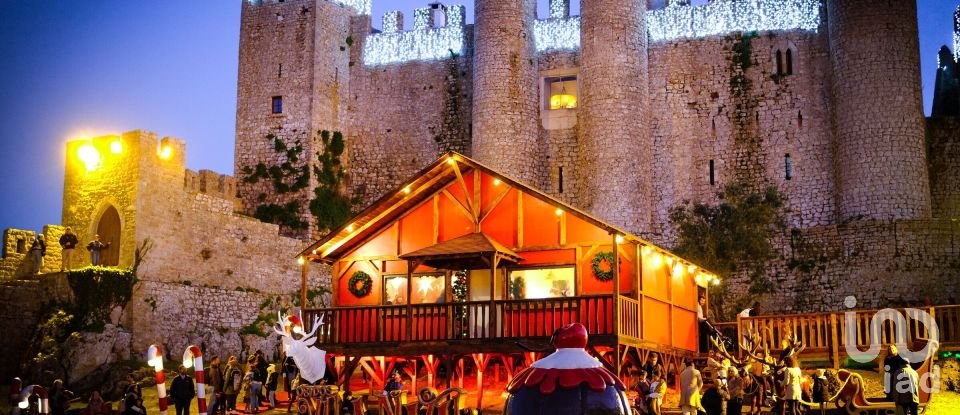 Single story home T5 in Vimeiro of 370 m²