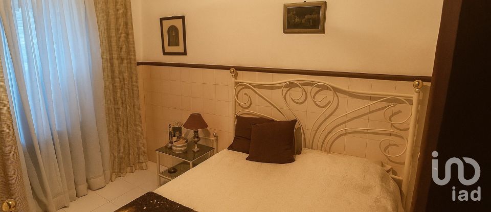 Moradia térrea T2 em Caldas da Rainha - Nossa Senhora do Pópulo, Coto e São Gregório de 273 m²