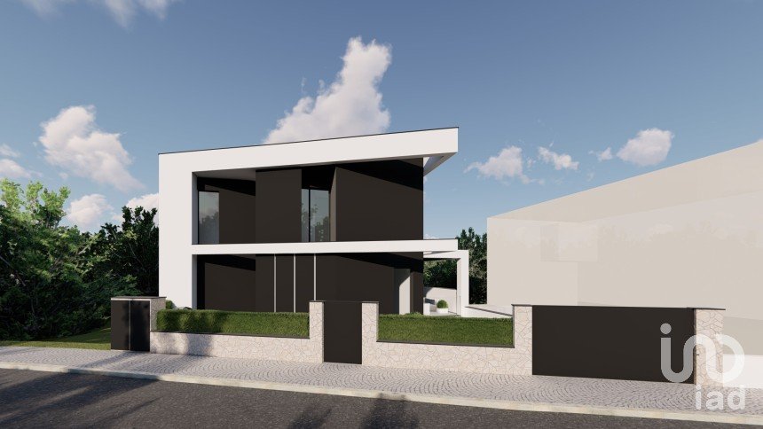 Moradia T3 em Mexilhoeira Grande de 190 m²