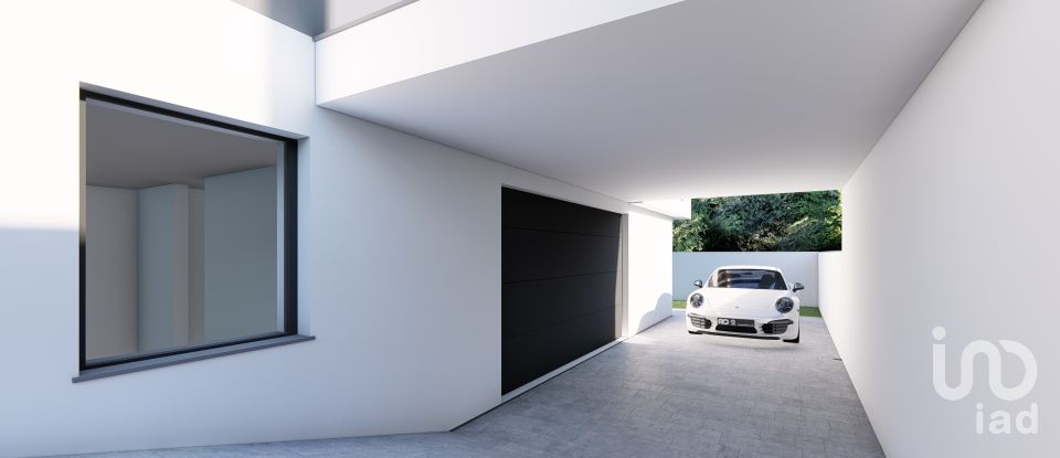 Moradia T3 em Mexilhoeira Grande de 190 m²