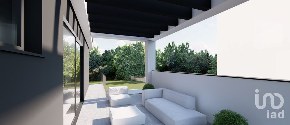 Moradia T3 em Mexilhoeira Grande de 190 m²