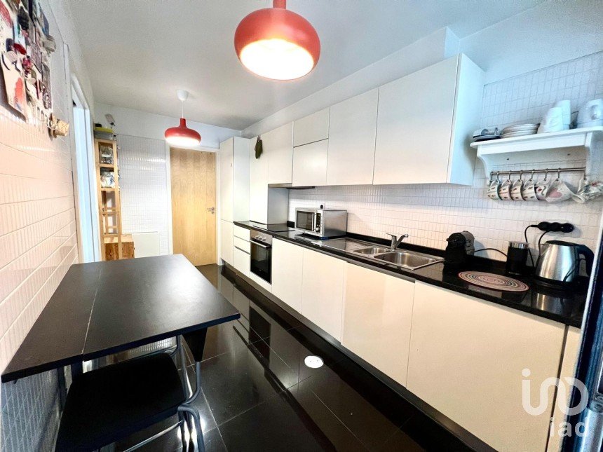 Apartamento T2 em Cedofeita, Santo Ildefonso, Sé, Miragaia, São Nicolau e Vitória de 77 m²