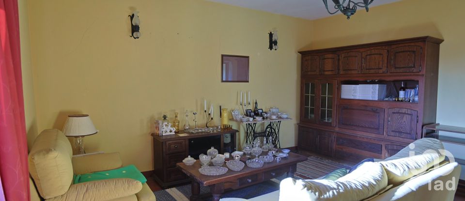 House T3 in Gandra e Taião of 130 m²