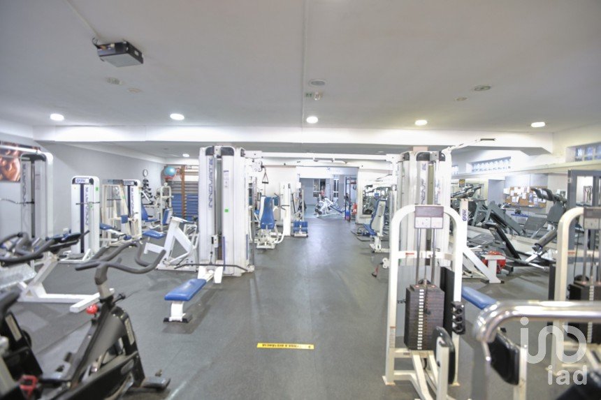 Loja / Estabelecimento Comercial em Valença, Cristelo Covo e Arão de 500 m²