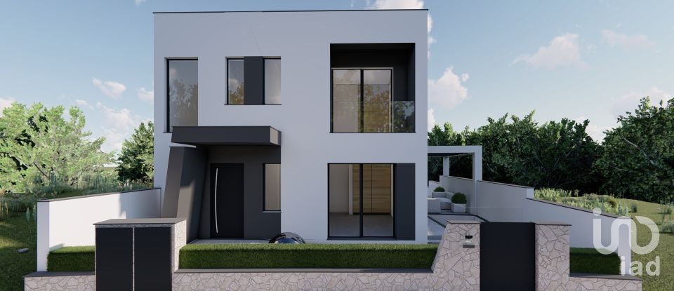 Moradia T3 em Mexilhoeira Grande de 185 m²