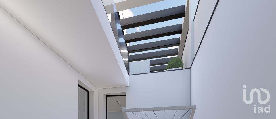 Moradia T3 em Mexilhoeira Grande de 185 m²