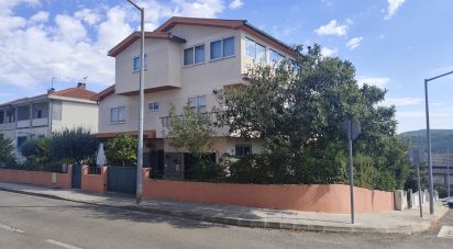 Maison de ville T4 à Mogadouro, Valverde, Vale de Porco e Vilar de Rei de 158 m²