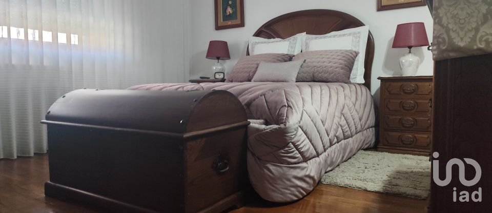 Maison de ville T4 à Mogadouro, Valverde, Vale de Porco e Vilar de Rei de 158 m²