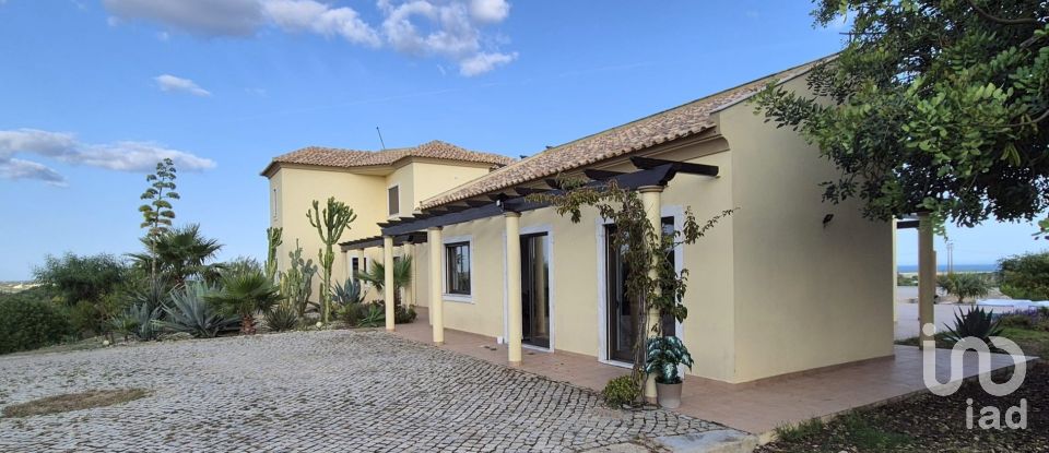 Quinta T4 em Moncarapacho e Fuseta de 267 m²