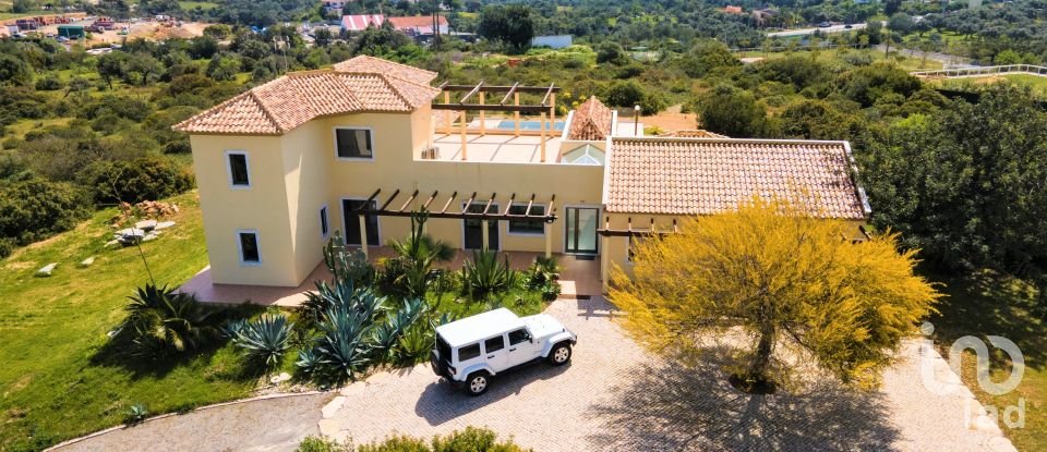 Quinta T4 em Moncarapacho e Fuseta de 267 m²