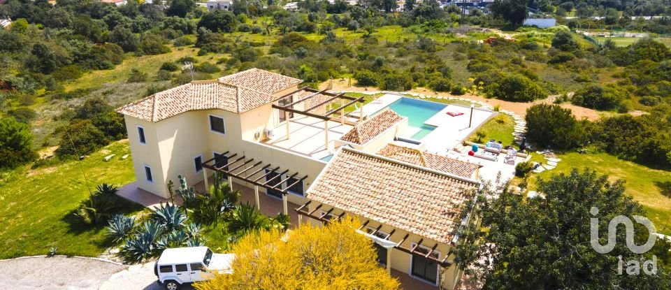 Quinta T4 em Moncarapacho e Fuseta de 267 m²