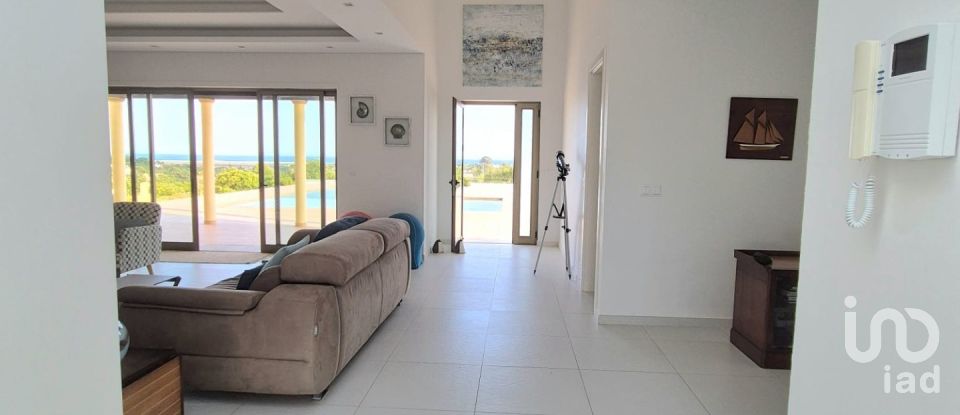 Quinta T4 em Moncarapacho e Fuseta de 267 m²