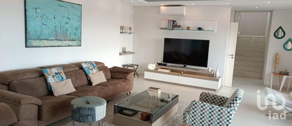 Quinta T4 em Moncarapacho e Fuseta de 267 m²