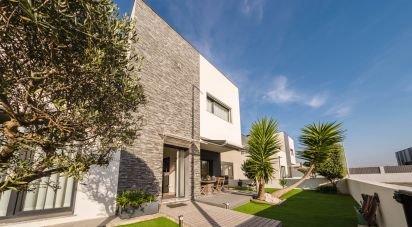 Maison T4 à Tornada e Salir do Porto de 203 m²