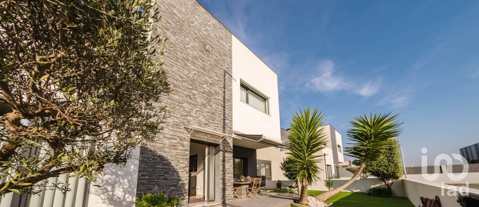 Moradia T4 em Tornada e Salir do Porto de 203 m²