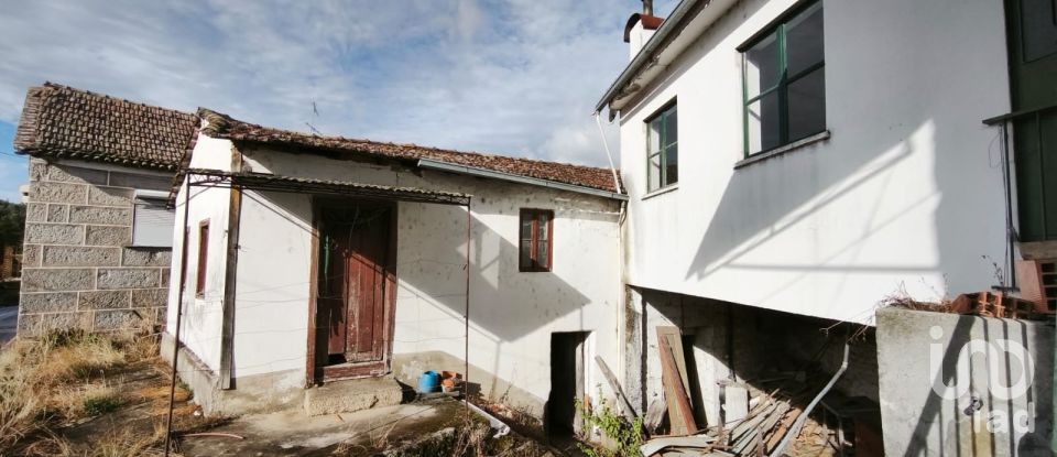 Moradia T0 em Seixo da Beira de 222 m²