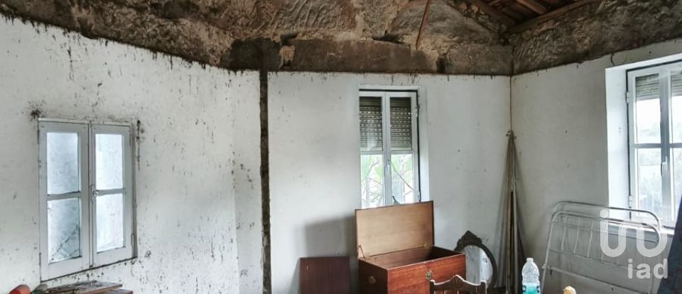 Moradia T0 em Seixo da Beira de 222 m²