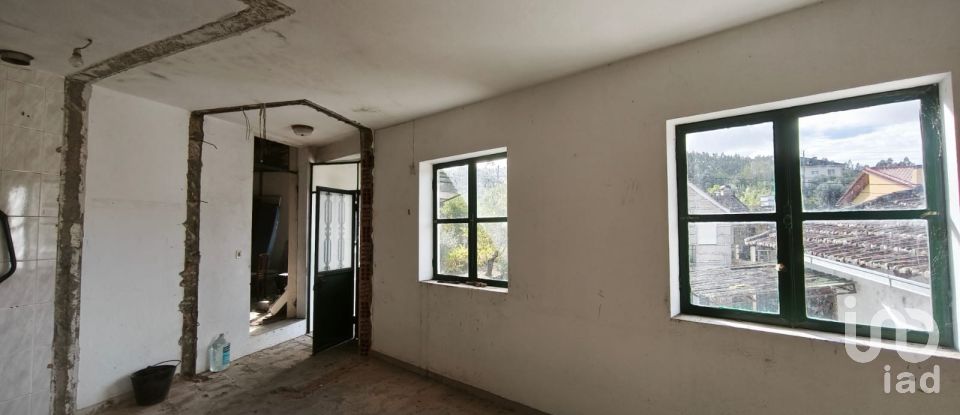 Moradia T0 em Seixo da Beira de 222 m²