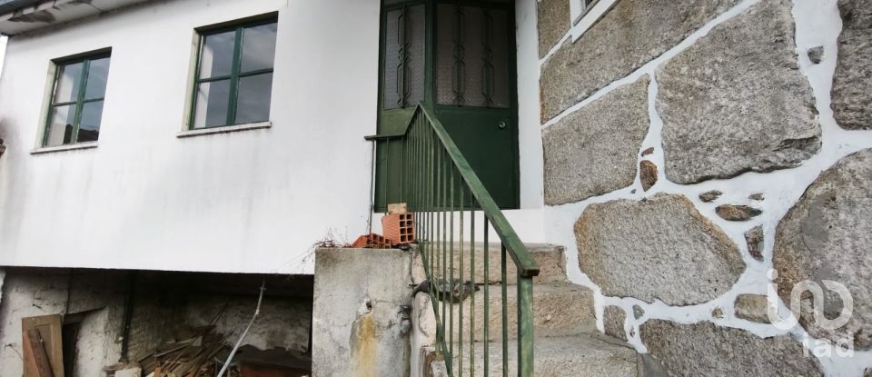 Moradia T0 em Seixo da Beira de 222 m²