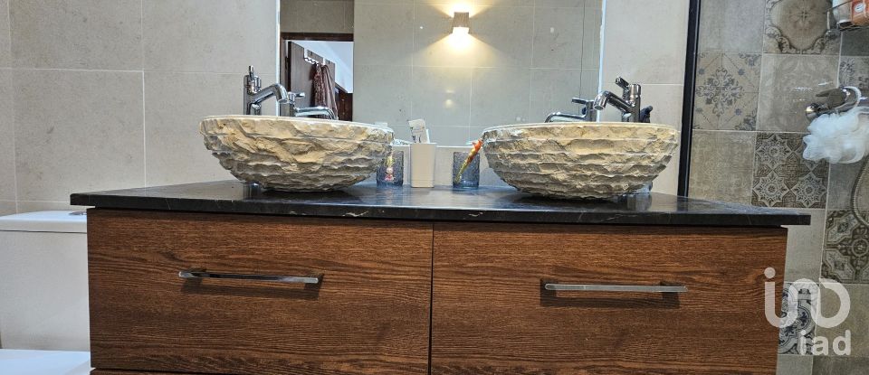 Casa de Campo T5 em - de 179 m²