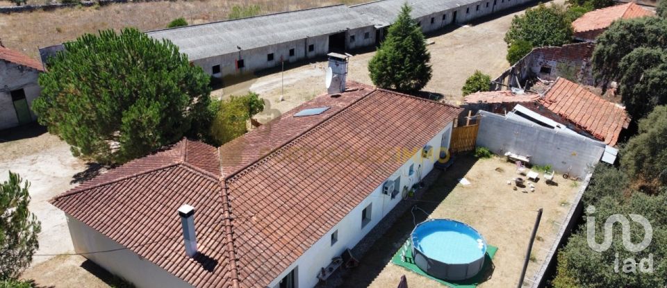 Casa de Campo T5 em - de 179 m²