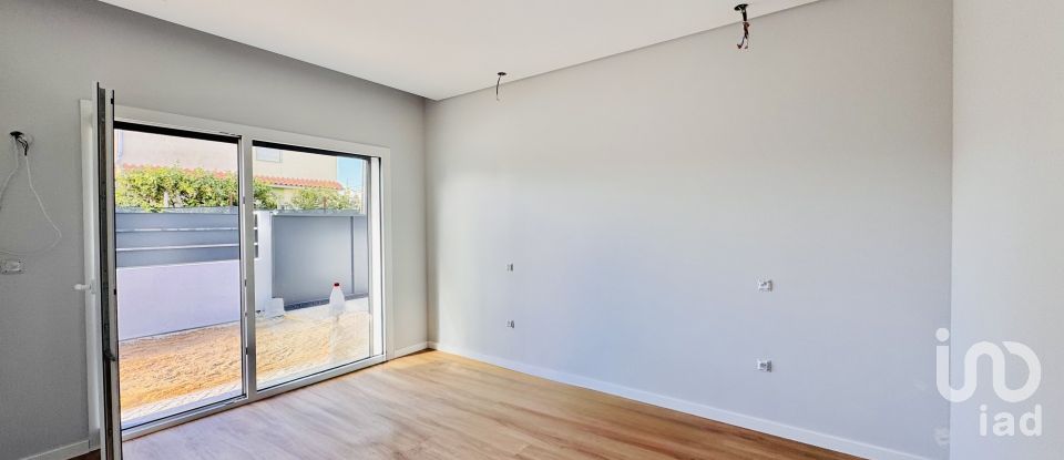 Maison T4 à Fernão Ferro de 147 m²