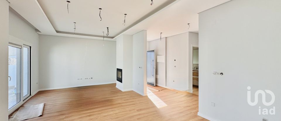 Maison T4 à Fernão Ferro de 147 m²