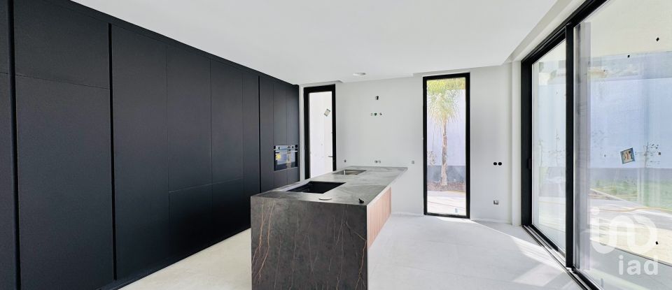 Moradia T4 em Sesimbra (Castelo) de 336 m²