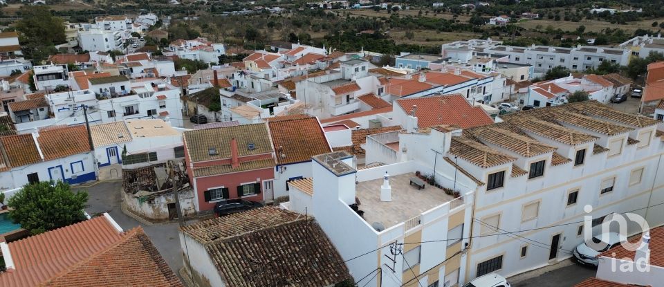 Maison T3 à Mexilhoeira Grande de 94 m²
