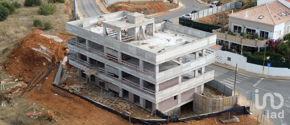 Apartamento T3 em Mexilhoeira Grande de 198 m²