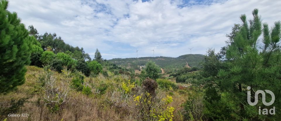Terreno rústico em Azueira e Sobral da Abelheira de 21 937 m²