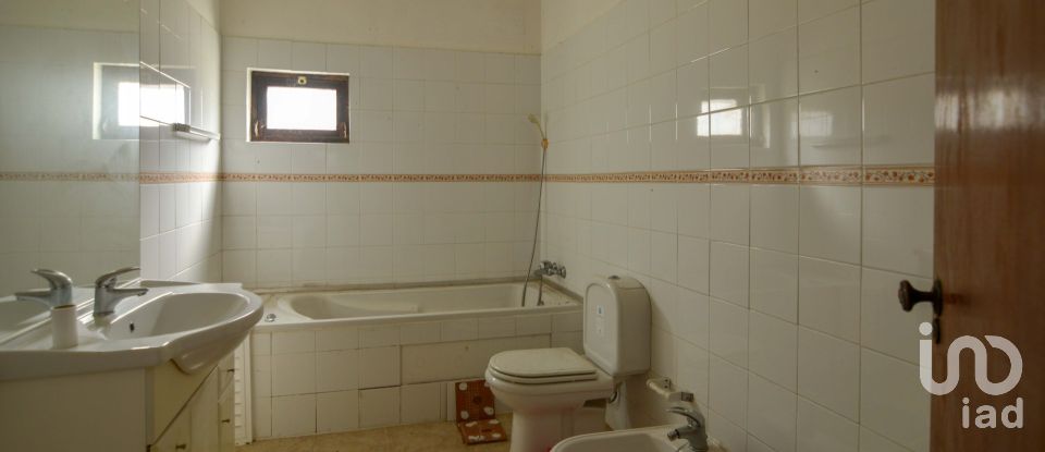 Moradia térrea T4 em Lagoa e Carvoeiro de 150 m²