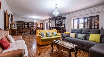 Maison T4 à Alhadas de 580 m²