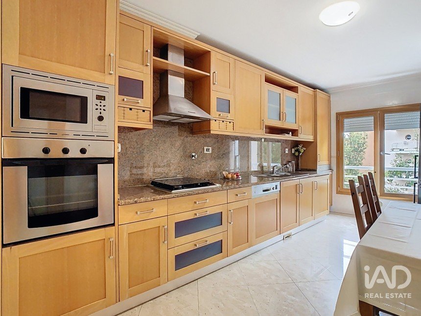 Apartment T2 in Odivelas of 102 m²