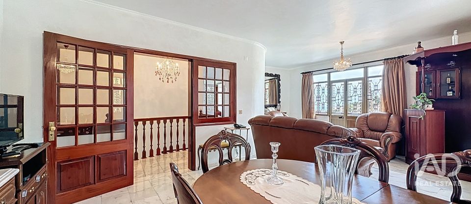 Moradia T3 em Ribeira Brava de 241 m²