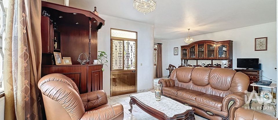 Moradia T3 em Ribeira Brava de 241 m²