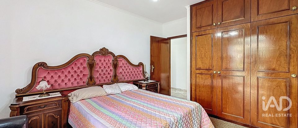 Moradia T3 em Ribeira Brava de 241 m²