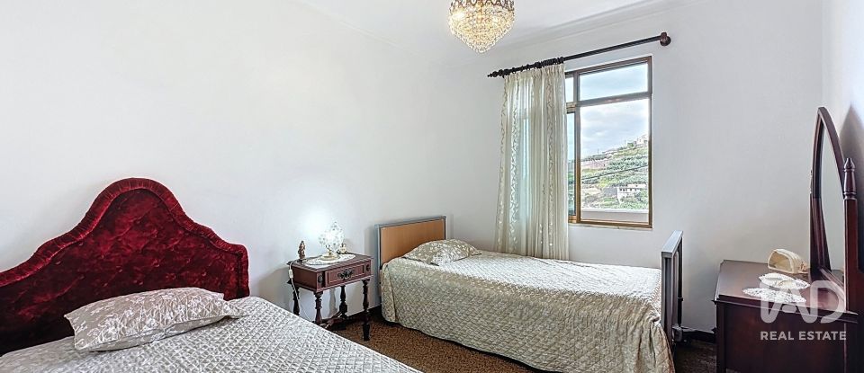 Moradia T3 em Ribeira Brava de 241 m²