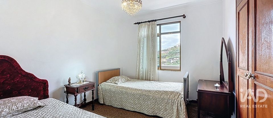 Moradia T3 em Ribeira Brava de 241 m²