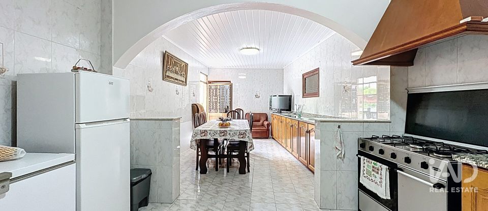 Moradia T3 em Ribeira Brava de 241 m²