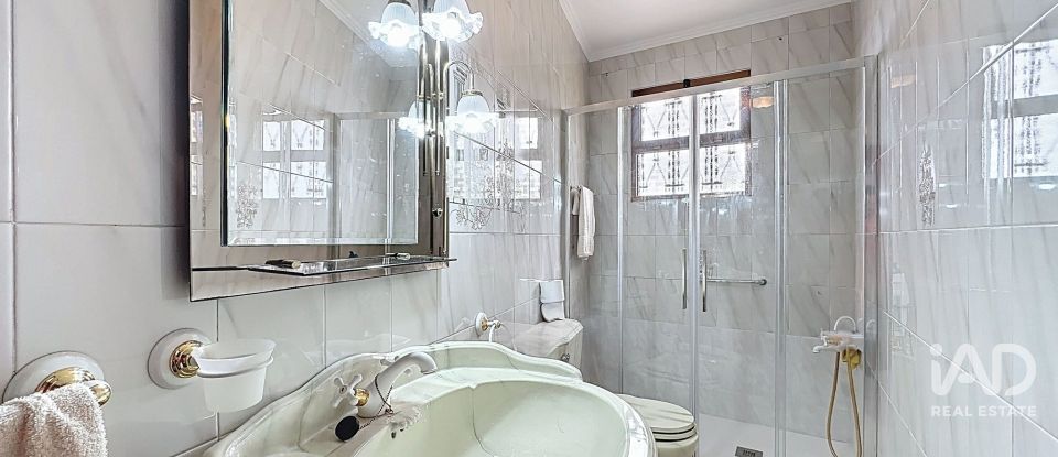 Moradia T3 em Ribeira Brava de 241 m²