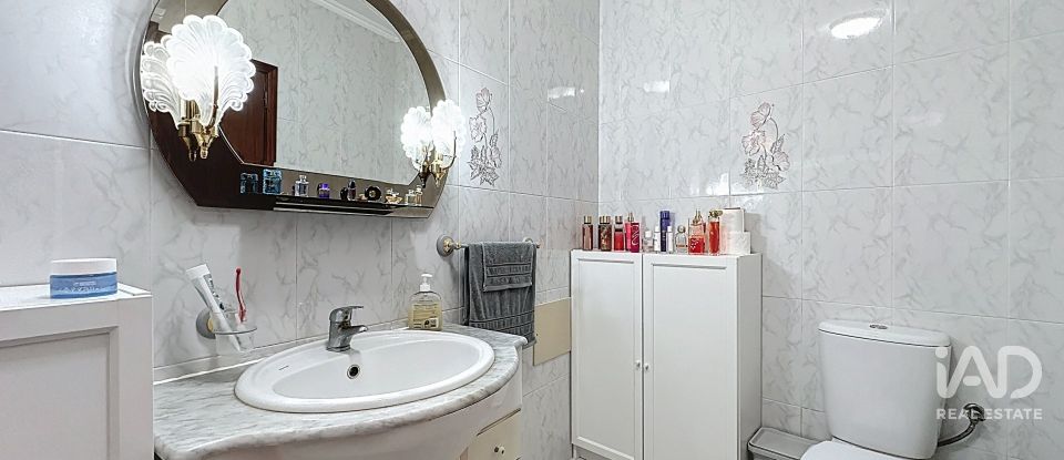 Moradia T3 em Ribeira Brava de 241 m²