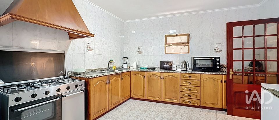 Moradia T3 em Ribeira Brava de 241 m²