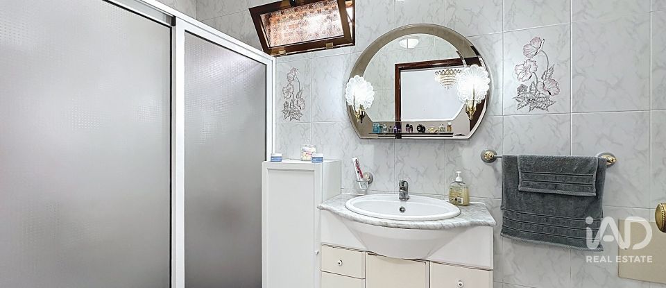 Moradia T3 em Ribeira Brava de 241 m²