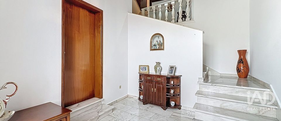 Moradia T3 em Ribeira Brava de 241 m²