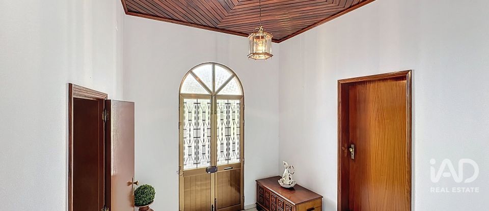 Moradia T3 em Ribeira Brava de 241 m²