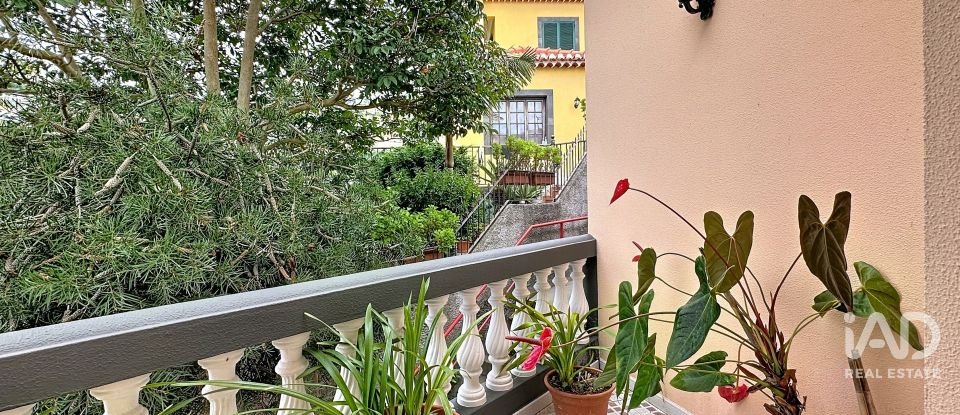 Moradia T3 em Ribeira Brava de 241 m²