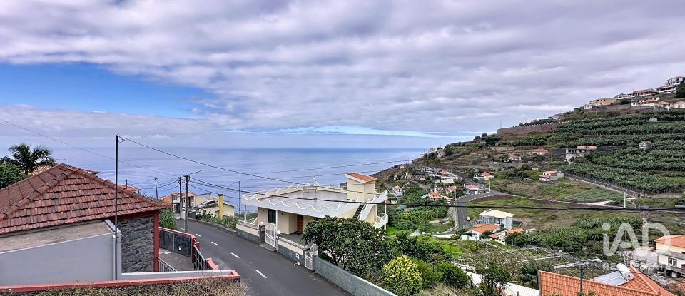 Moradia T3 em Ribeira Brava de 241 m²