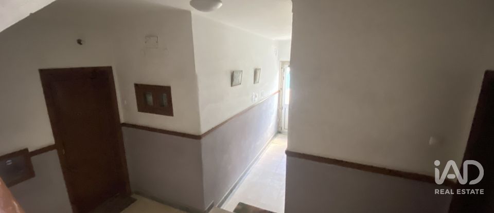 Bâtiment à Almada, Cova da Piedade, Pragal e Cacilhas de 330 m²