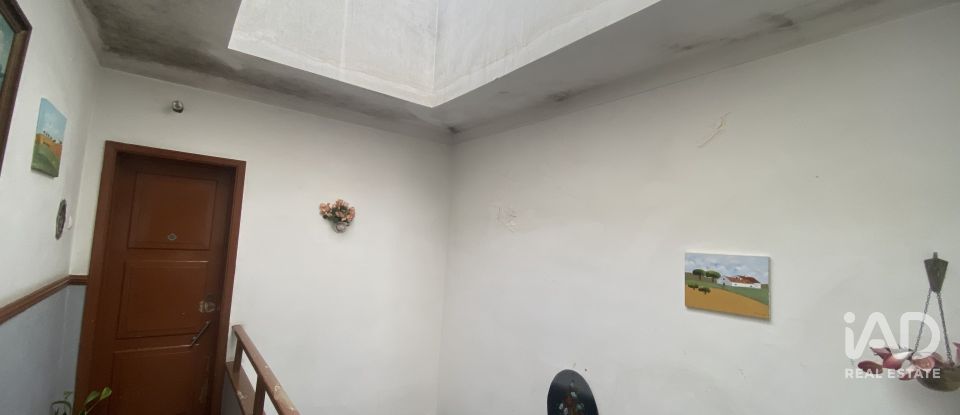 Bâtiment à Almada, Cova da Piedade, Pragal e Cacilhas de 330 m²